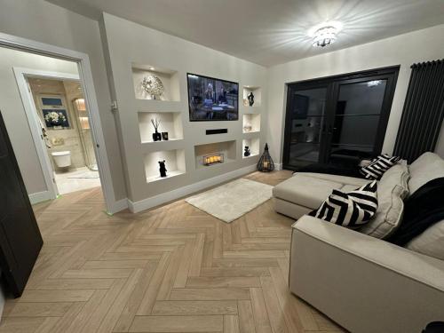 media wall, 2nd fix & flooring